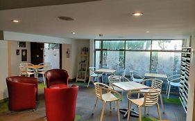 Hotel Viaggio Teleport City Suites